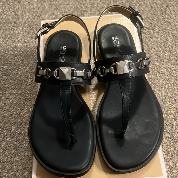 Michael Kors flat sandals. 6.5 - Picture 7 of 10